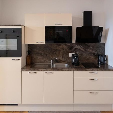 Modern Apartment W/ Cozy Balcony Near City Center Wien Eksteriør bilde