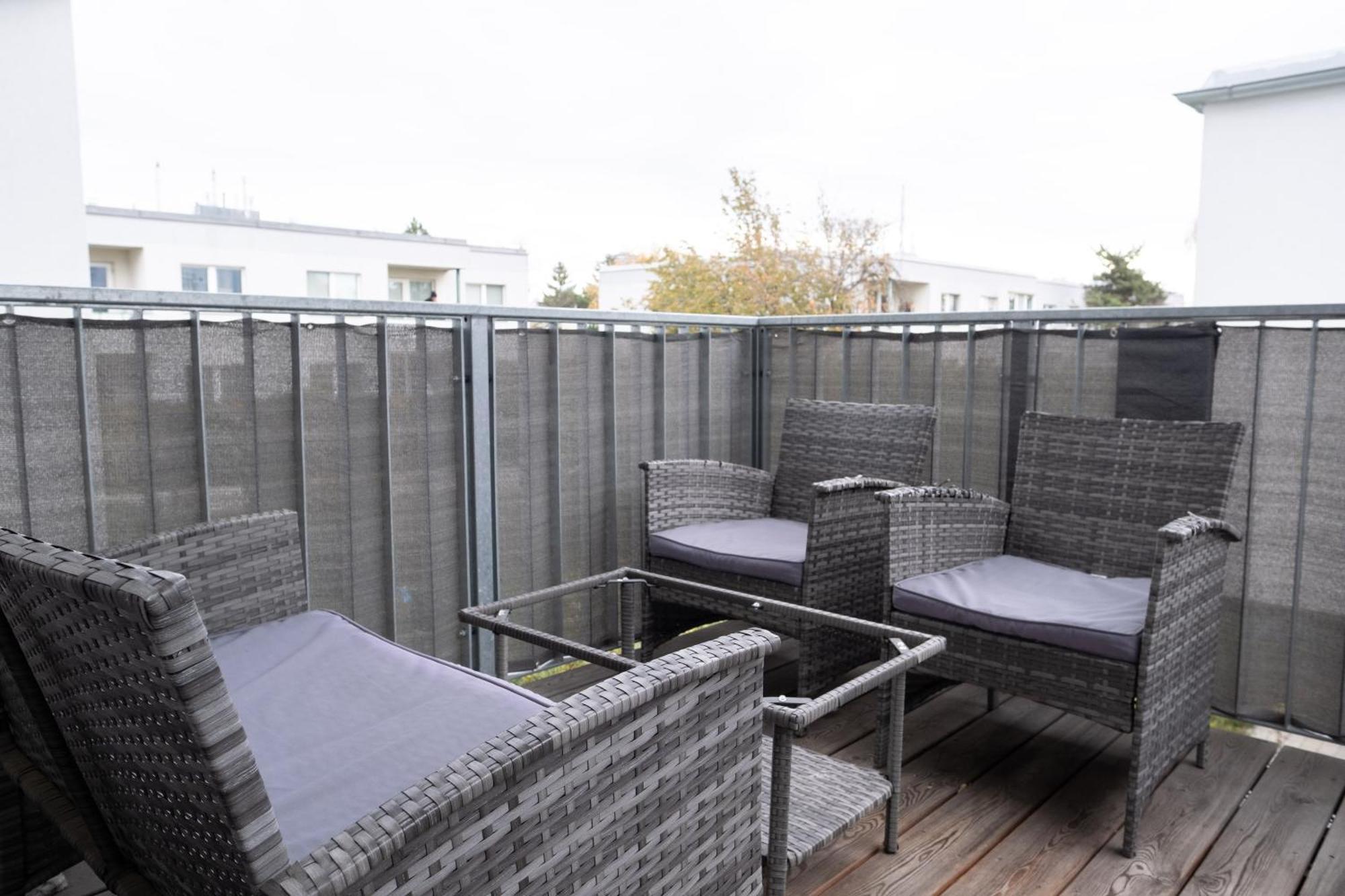 Modern Apartment W/ Cozy Balcony Near City Center Wien Eksteriør bilde