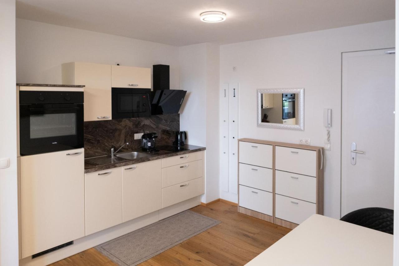 Modern Apartment W/ Cozy Balcony Near City Center Wien Eksteriør bilde