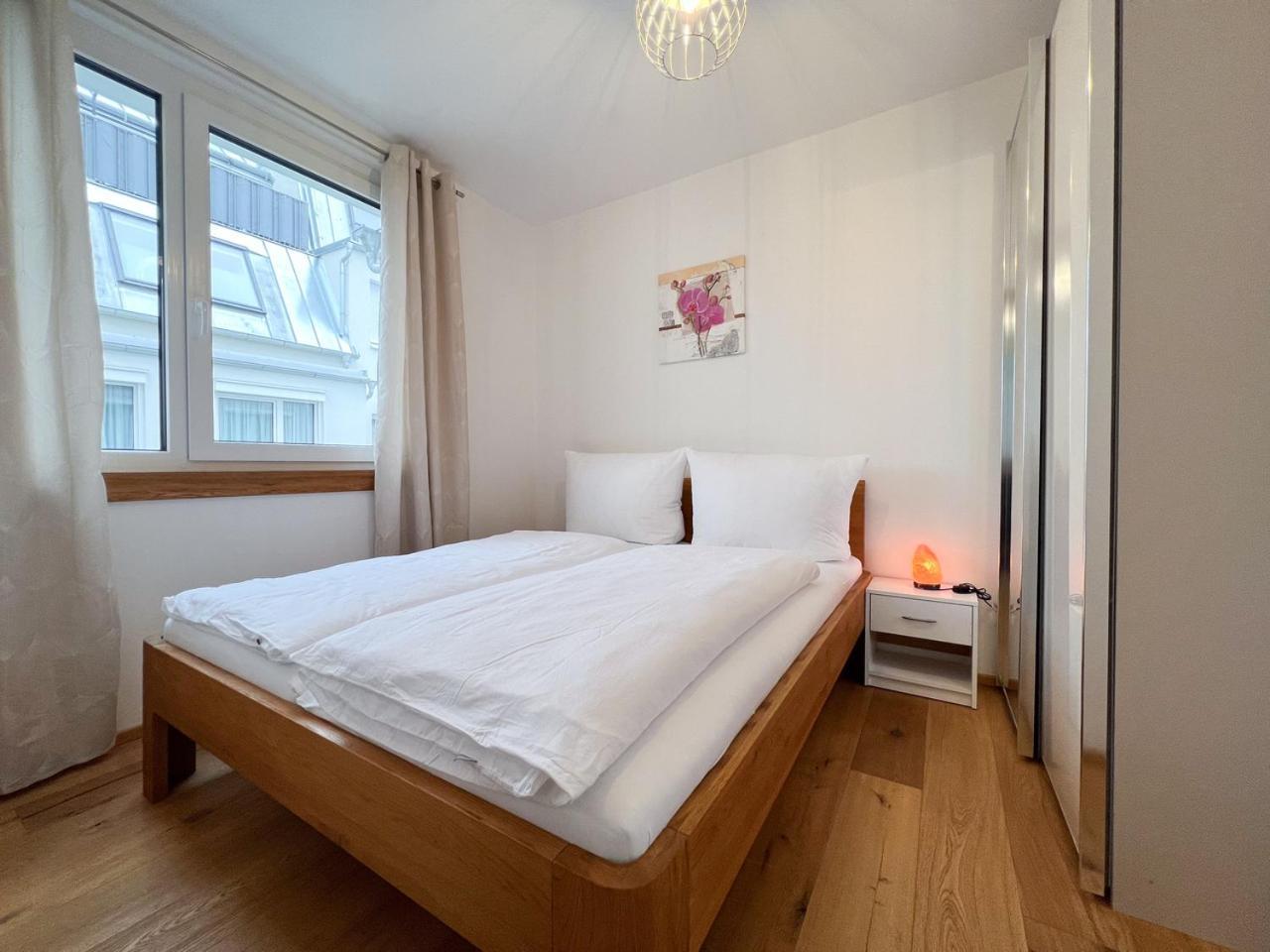 Modern Apartment W/ Cozy Balcony Near City Center Wien Eksteriør bilde