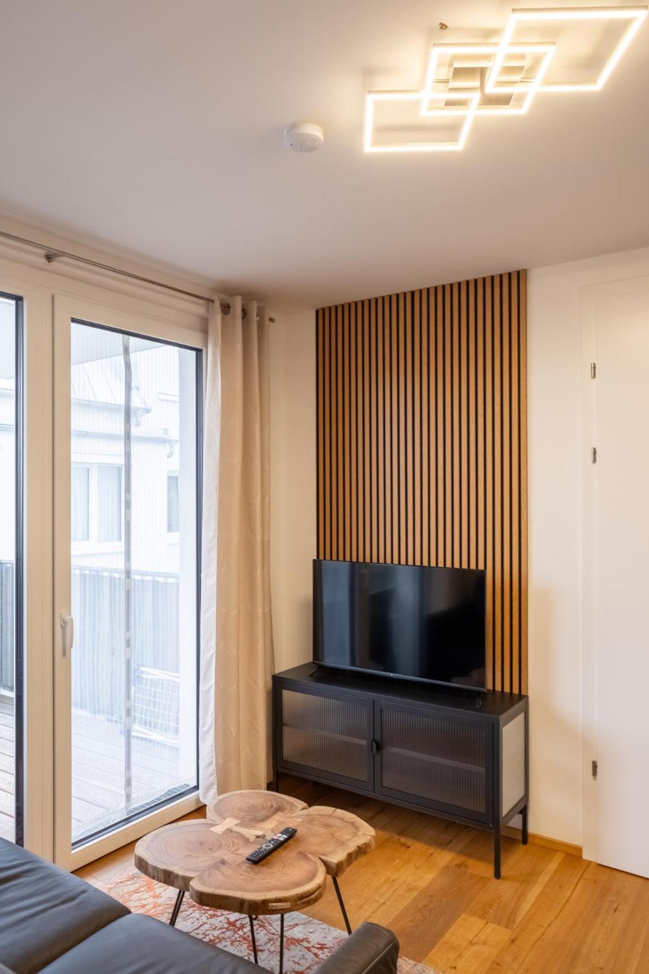 Modern Apartment W/ Cozy Balcony Near City Center Wien Eksteriør bilde
